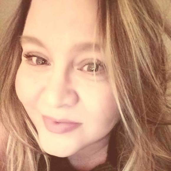 Meet the Posher Other - Meet your Posher, Lori